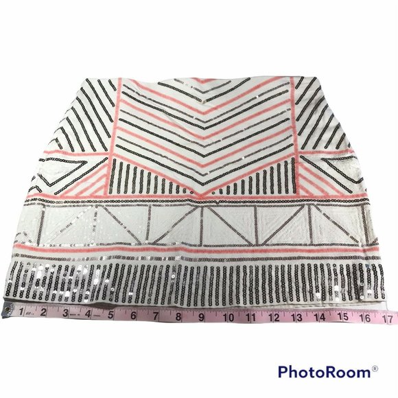 Express Women’s Geometric ZIG ZAG PRINT Mini Skirt Size Small/Petite Preowned - Picture 6 of 7